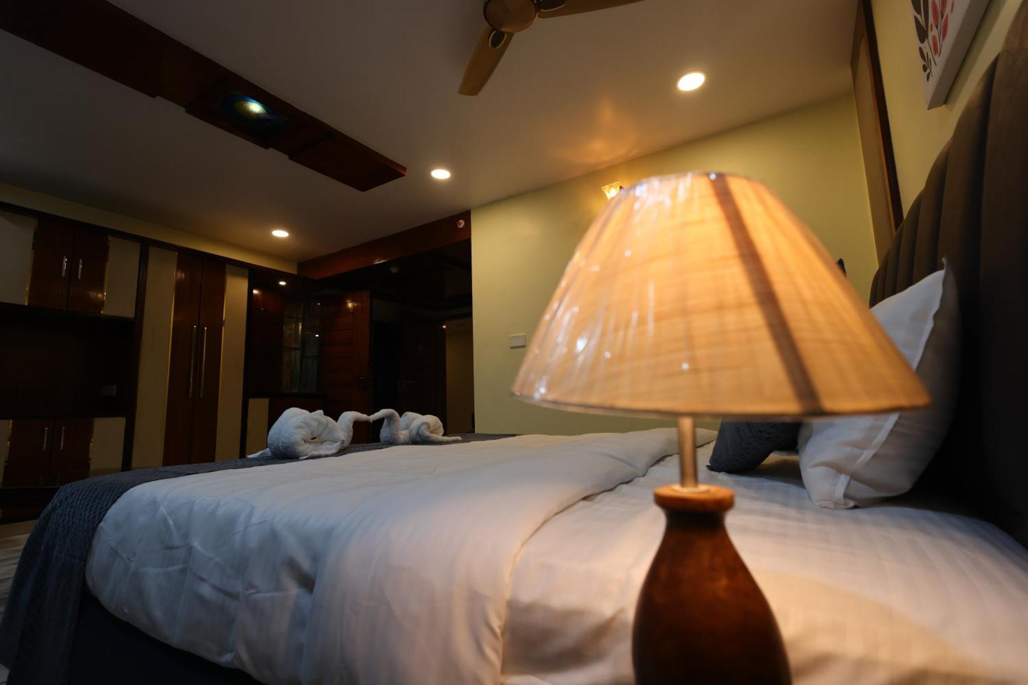 Lj Dadi'S Grand Hotel Visakhapatnam Buitenkant foto