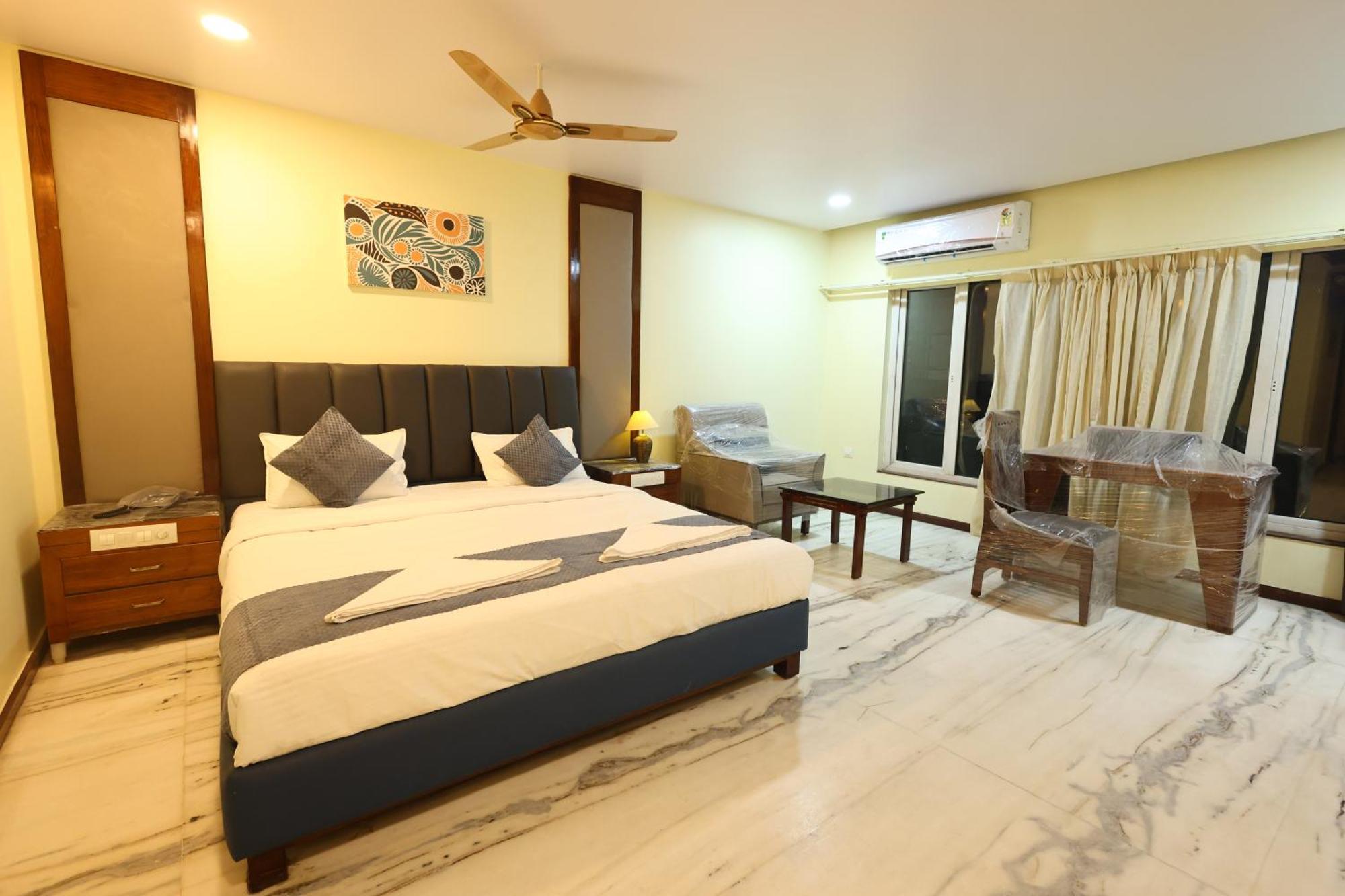 Lj Dadi'S Grand Hotel Visakhapatnam Buitenkant foto