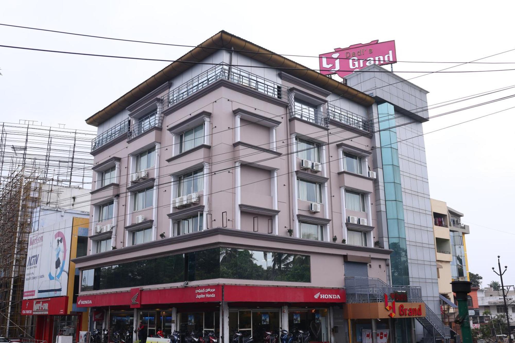 Lj Dadi'S Grand Hotel Visakhapatnam Buitenkant foto